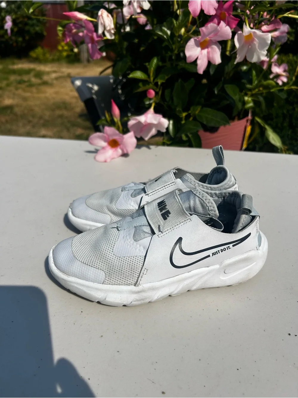 Nike Flex Runner Toddler boy’s White Slip-On Athletic Shoes Size 13C